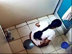Hidden Cam Caught Several Babes While They In A Public Drtuber